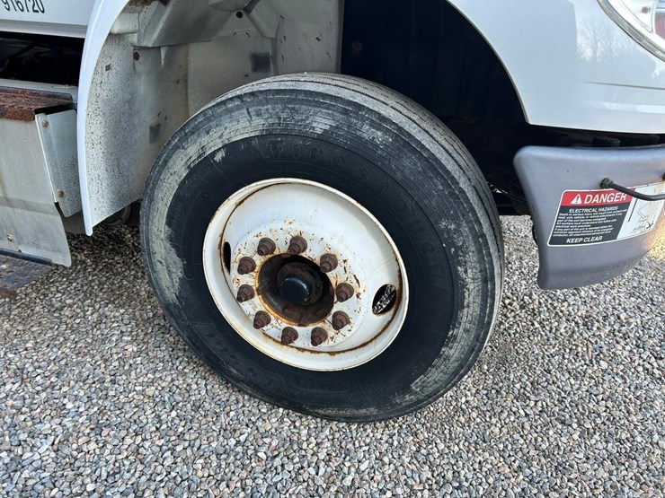 2016-international-durastar-4300-image-9