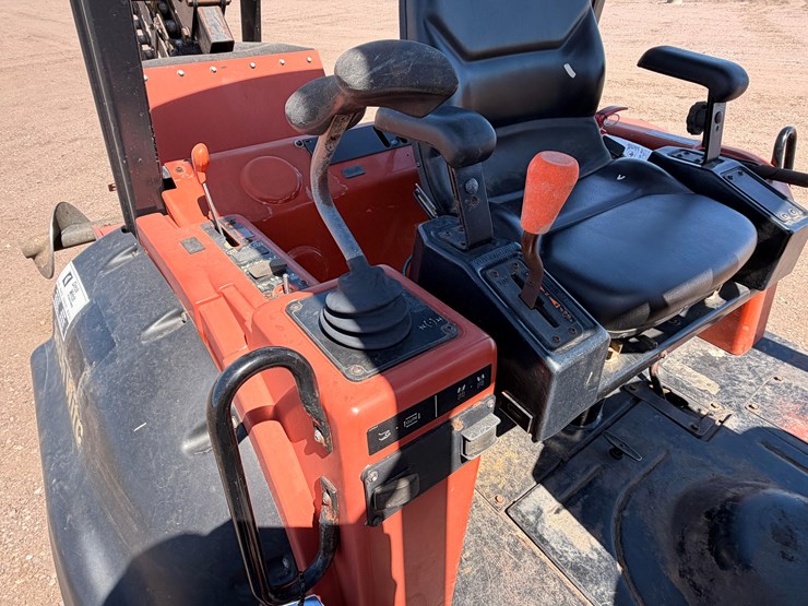 2008-ditch-witch-rt75-image-45