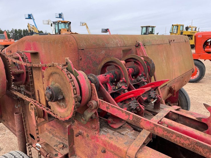 new-holland-68-image-25