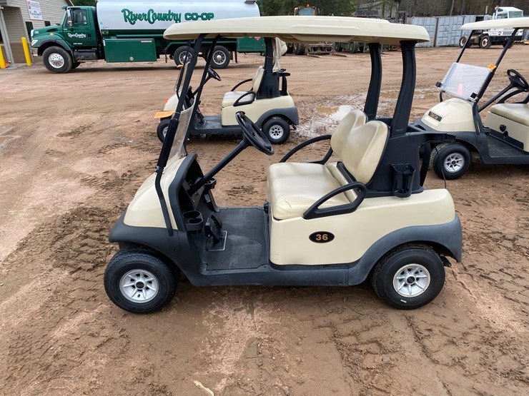 #1579-•-club-car-electric-golf-cart-with-charger-image-10