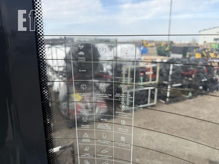 2023-deere-244l-image-25