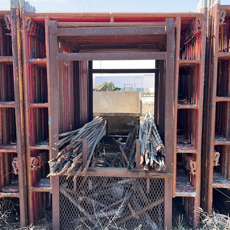 Scaffolding on Carring Cage.