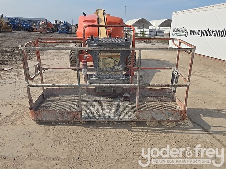 2008-jlg-400s-image-28