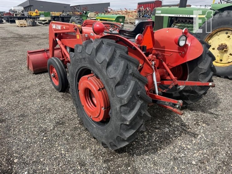 massey-ferguson-135-image-4