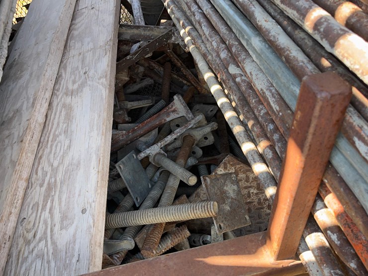 scaffolding-on-carring-cage.-image-7