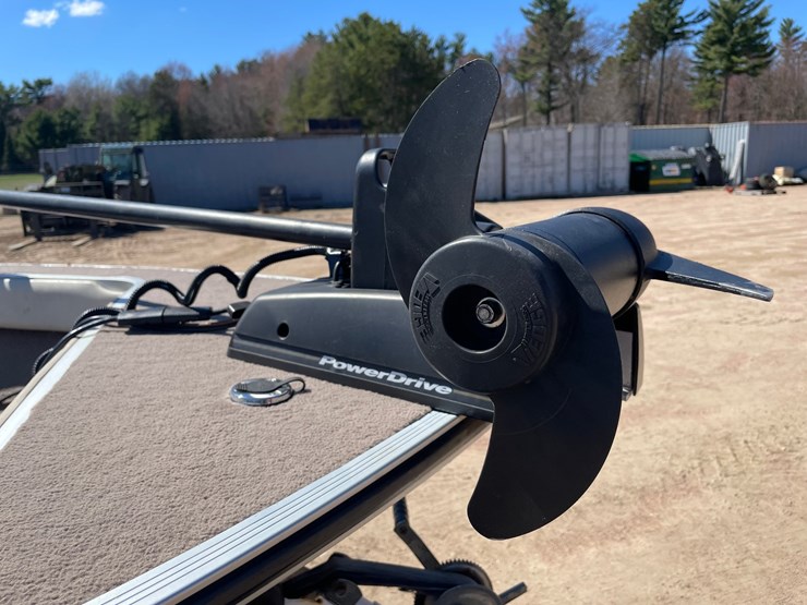 #1570-•-1998-smoker-craft-162-pro-mag-boat-with-trailer-(has-wi-title)-image-12