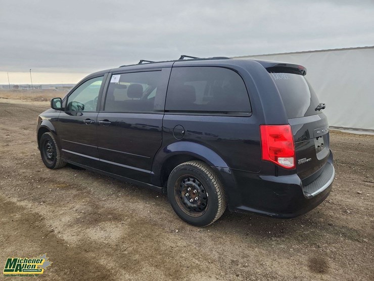 2011-dodge-grand-caravan-image-3
