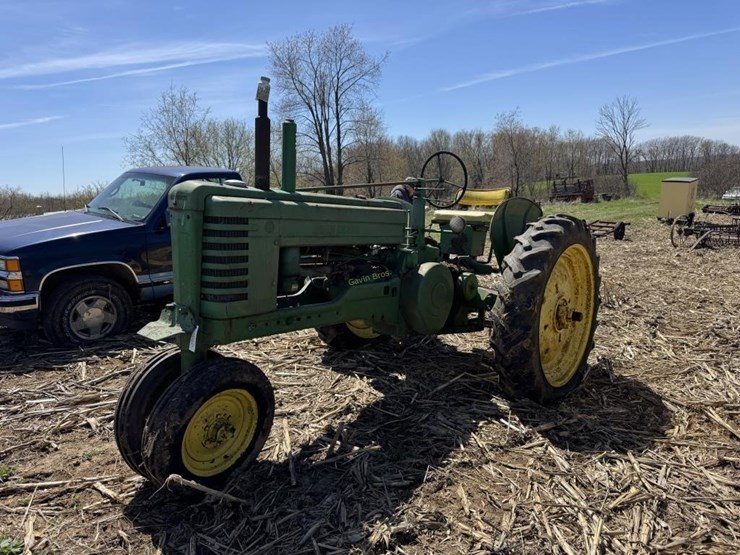 john-deere-b-image-4