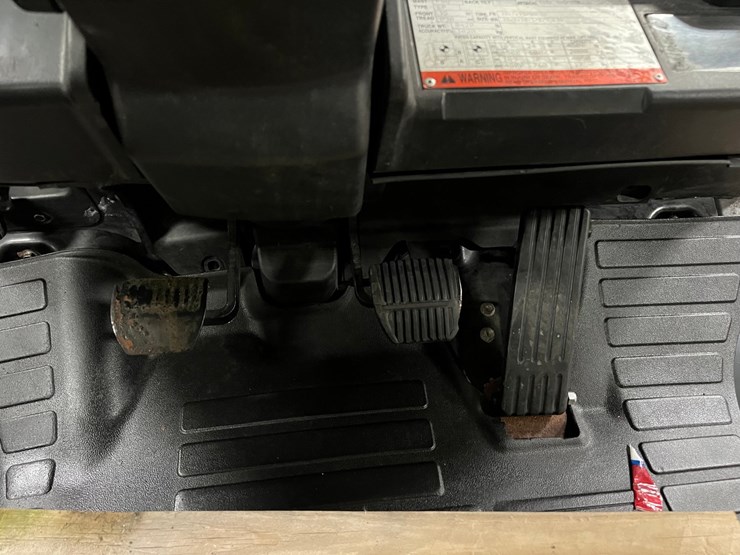 #2005-•-toyota-4500-lb.-forklift-(non-operational)-image-7