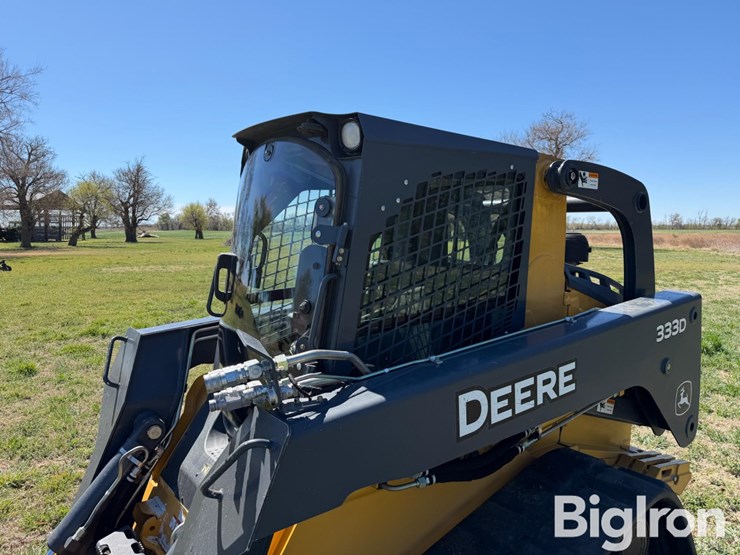 2011-deere-333d-image-15