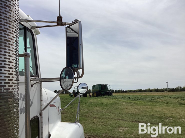 1995-freightliner-fld120-image-15