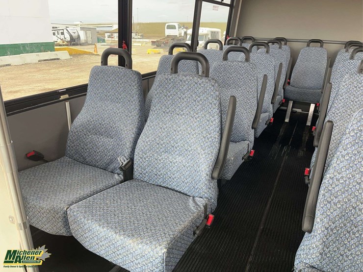 2016-ford-e-series-s/a-21-passenger-bus-image-18