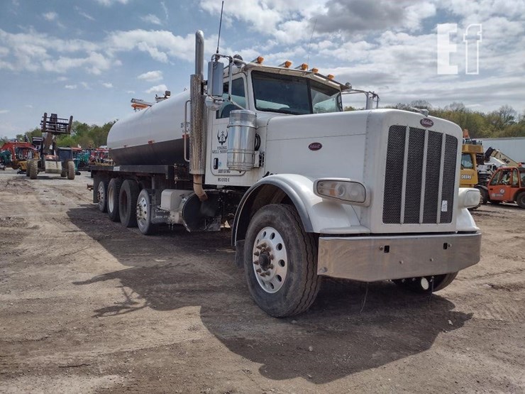 peterbilt-389-image-56