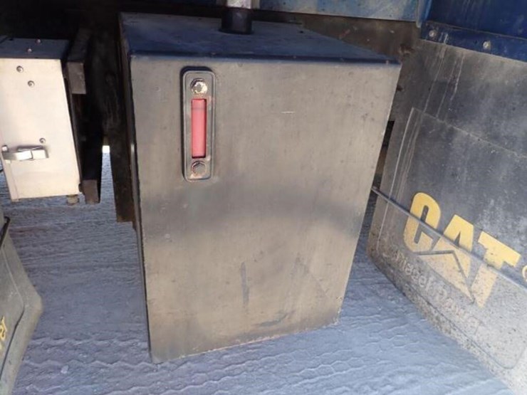 2012-caterpillar-ct660s-image-102