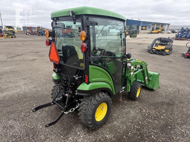 2021-john-deere-1025r-image-3