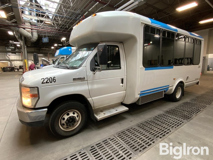 2013-ford-e450-image-1