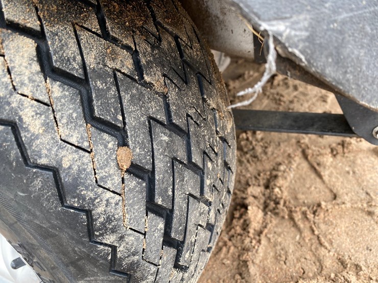 #1583-•-club-car-electric-golf-cart-with-charger-image-21