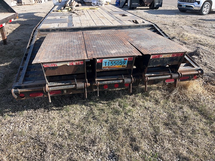 gooseneck-flatbed-trailer-image-15