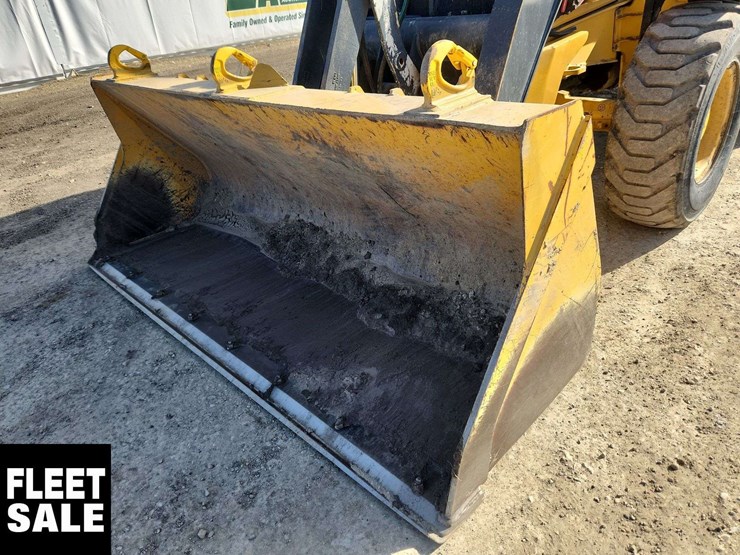 2017-deere-410l-image-11
