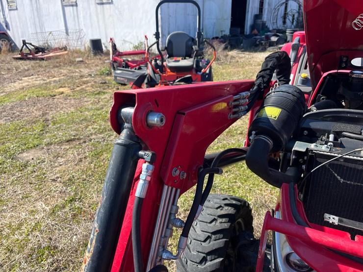 2024-mahindra-1626s-compact-utility-tractor-w/loader-image-14