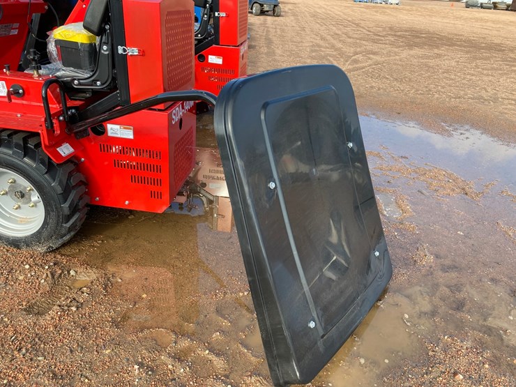 #5572-•-agt-sda-140w-wheeled-ride-on-mini-skid-steer-image-5