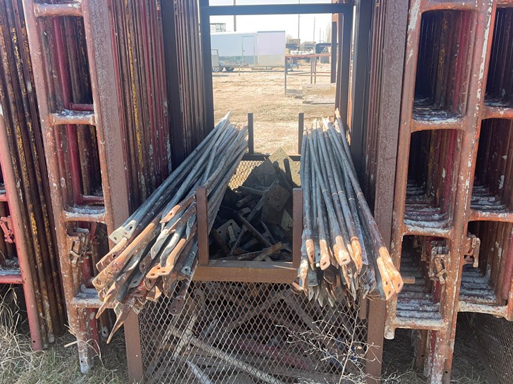 scaffolding-on-carring-cage.-image-2