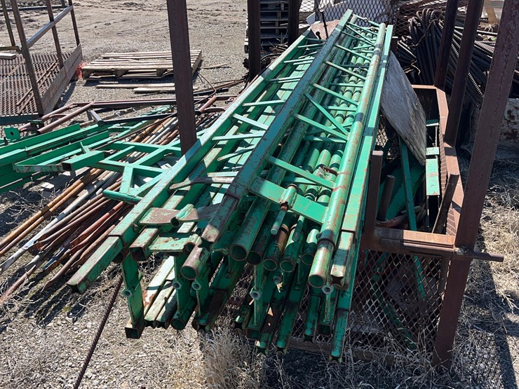 big-green-scaffolding-image-98