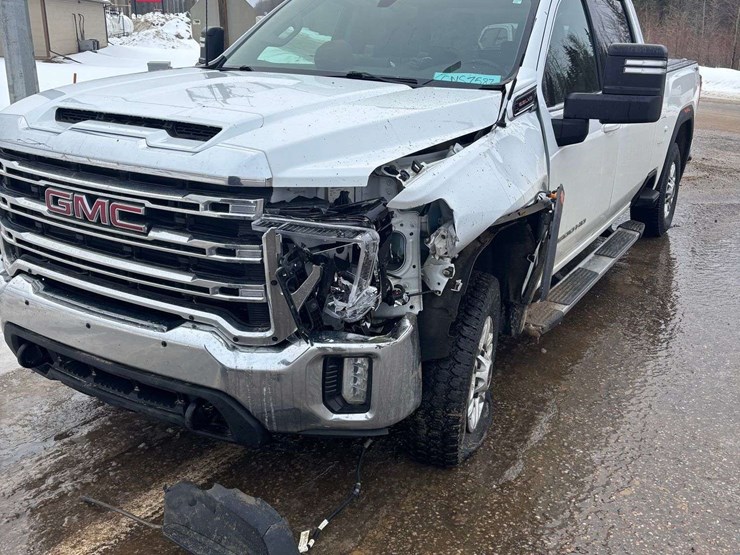 2023-gmc-sierra-2500hd-image-4