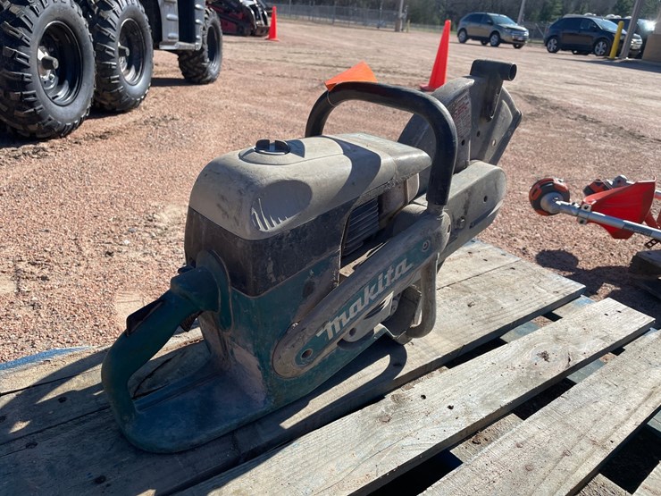 #1540-•-makita-dpc7321-masonry-saw-image-4