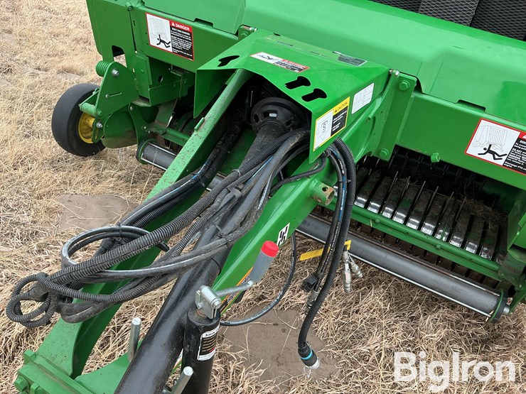 2021-john-deere-560m-image-11