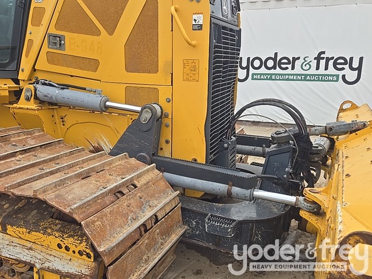 2019-deere-700k-lgp-image-30