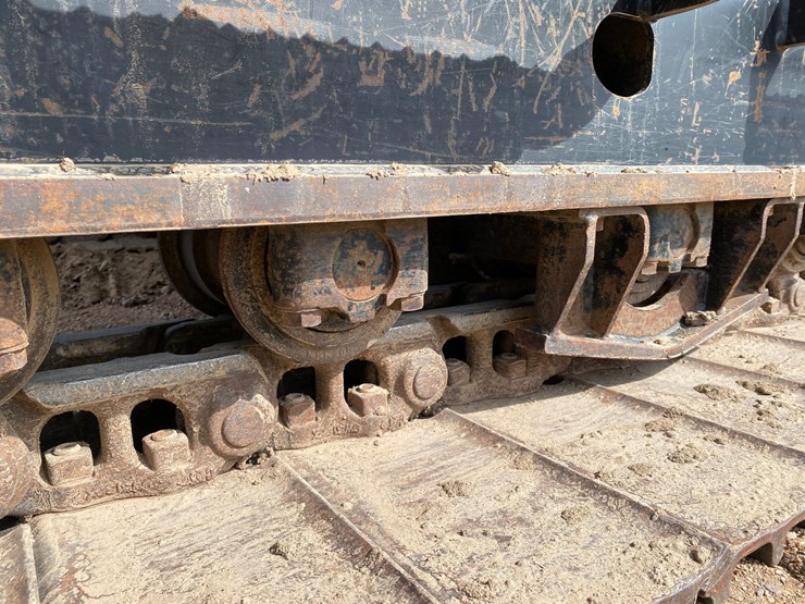 2018-caterpillar-320d-image-28