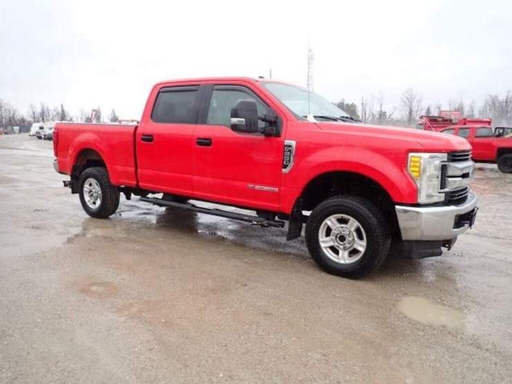 2017-ford-f250-xlt-image-3