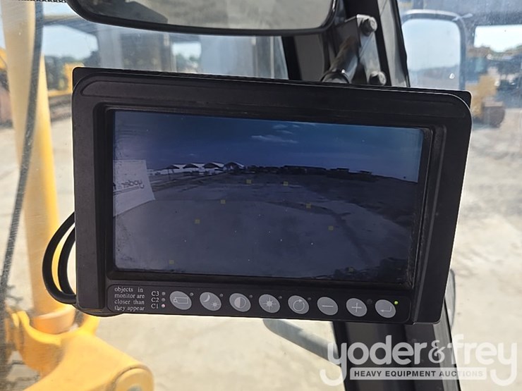 2012-volvo-g940b-image-58