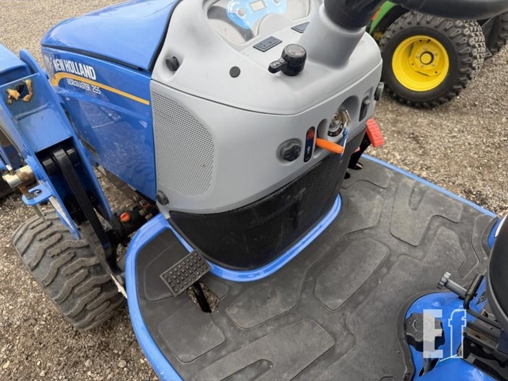 2019-new-holland-workmaster-25s-image-11