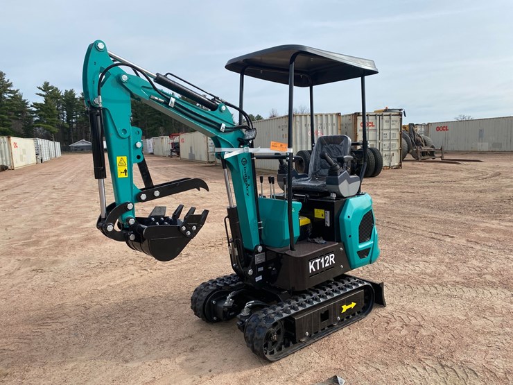 #5558-•-2026-cfg-kt12r-mini-excavator-image-1