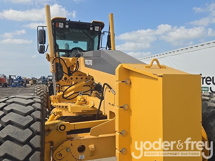 2012-volvo-g940b-image-27