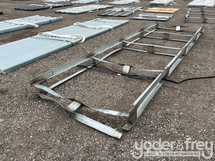 unused-forklift-metal-pallet,-w3’×-h10’-image-2