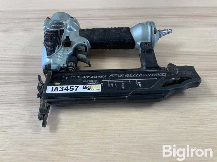 hitachi-nt50ae2-brad-nailer-image-2