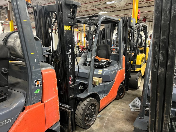 #2005-•-toyota-4500-lb.-forklift-(non-operational)-image-1
