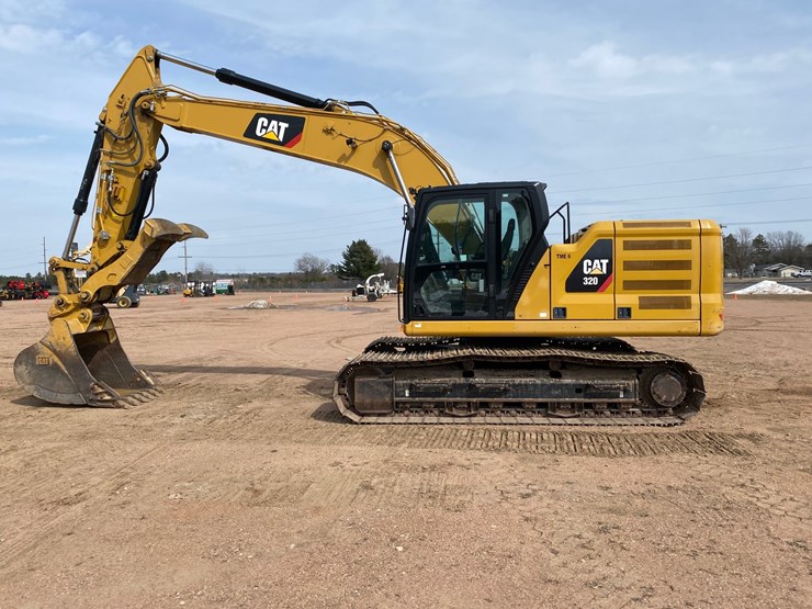 2018-caterpillar-320d-image-10