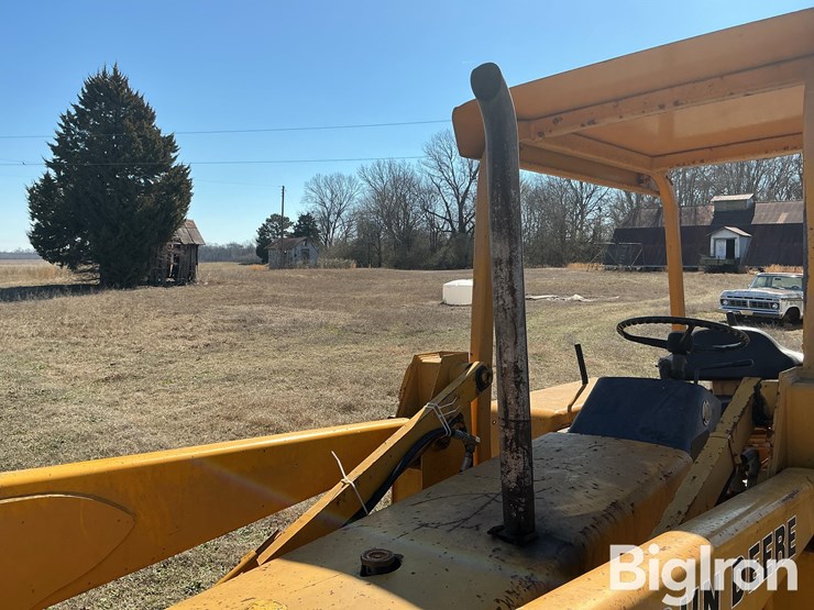 1981-deere-310a-image-11