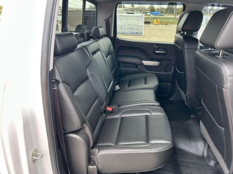 2018-chevrolet-silverado-1500-ltz-image-38