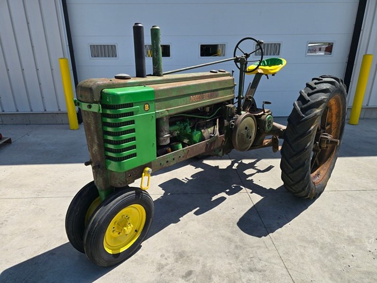 john-deere-model-b-image-1