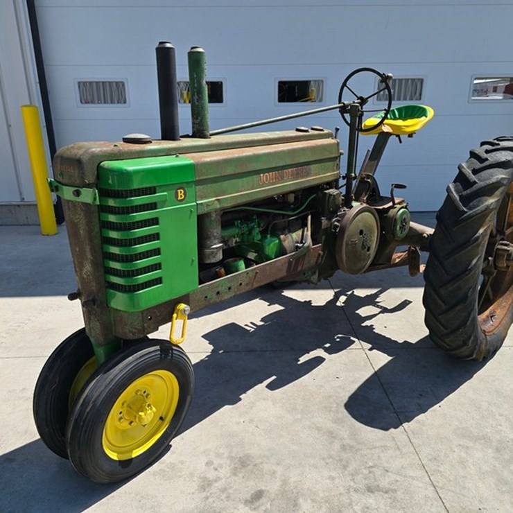 JOHN DEERE MODEL B