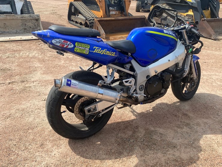 #1588-•-2002-suzuki-gsx-r600-motorcycle-(no-title)-image-4