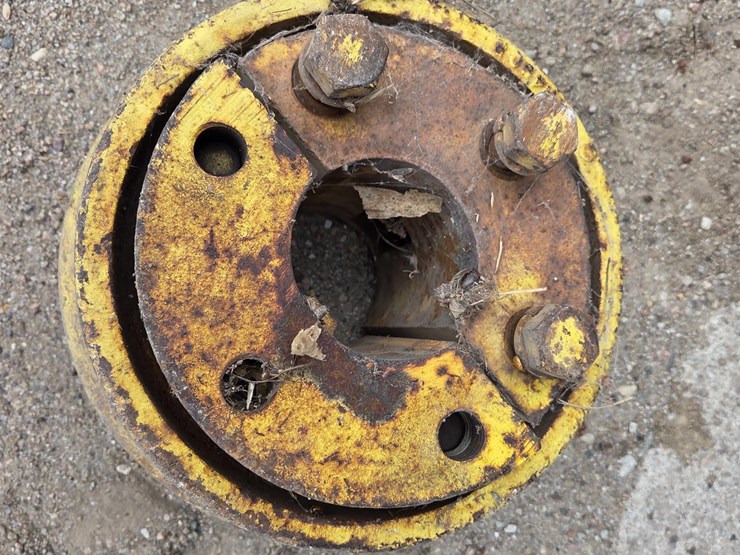 john-deere-axle-hubs-image-12