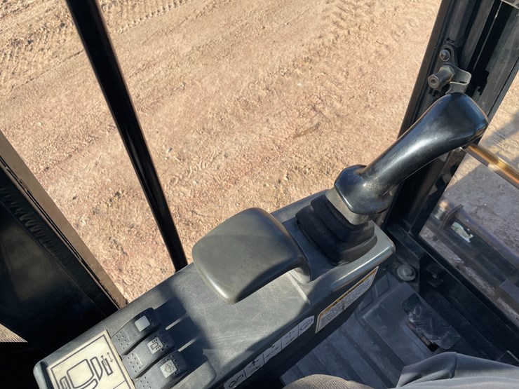 2005-caterpillar-301.8-image-38