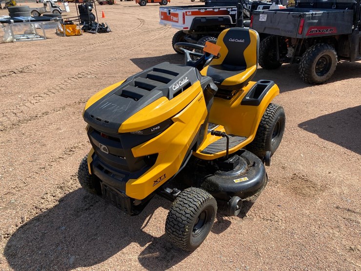 #1547-•-2022-cub-cadet-lt46-riding-lawn-mower-image-1