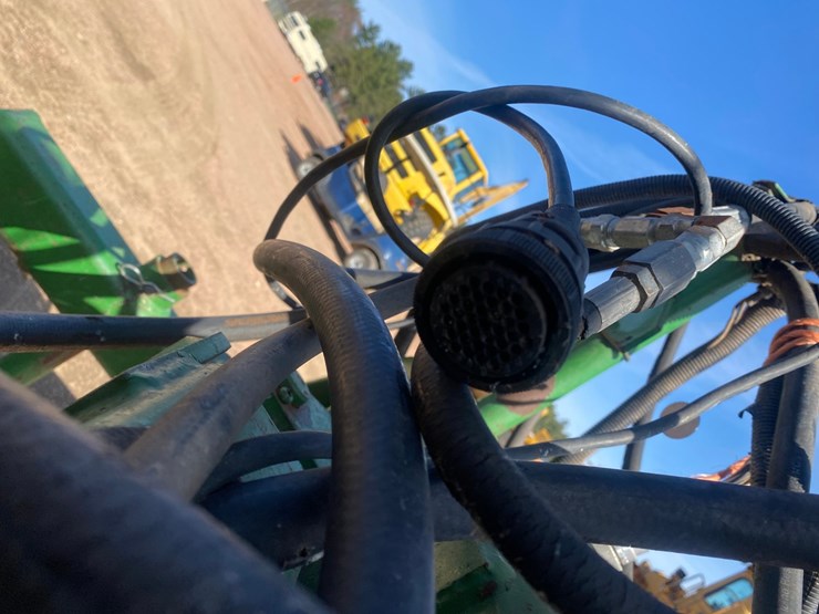 john-deere-7200-image-11